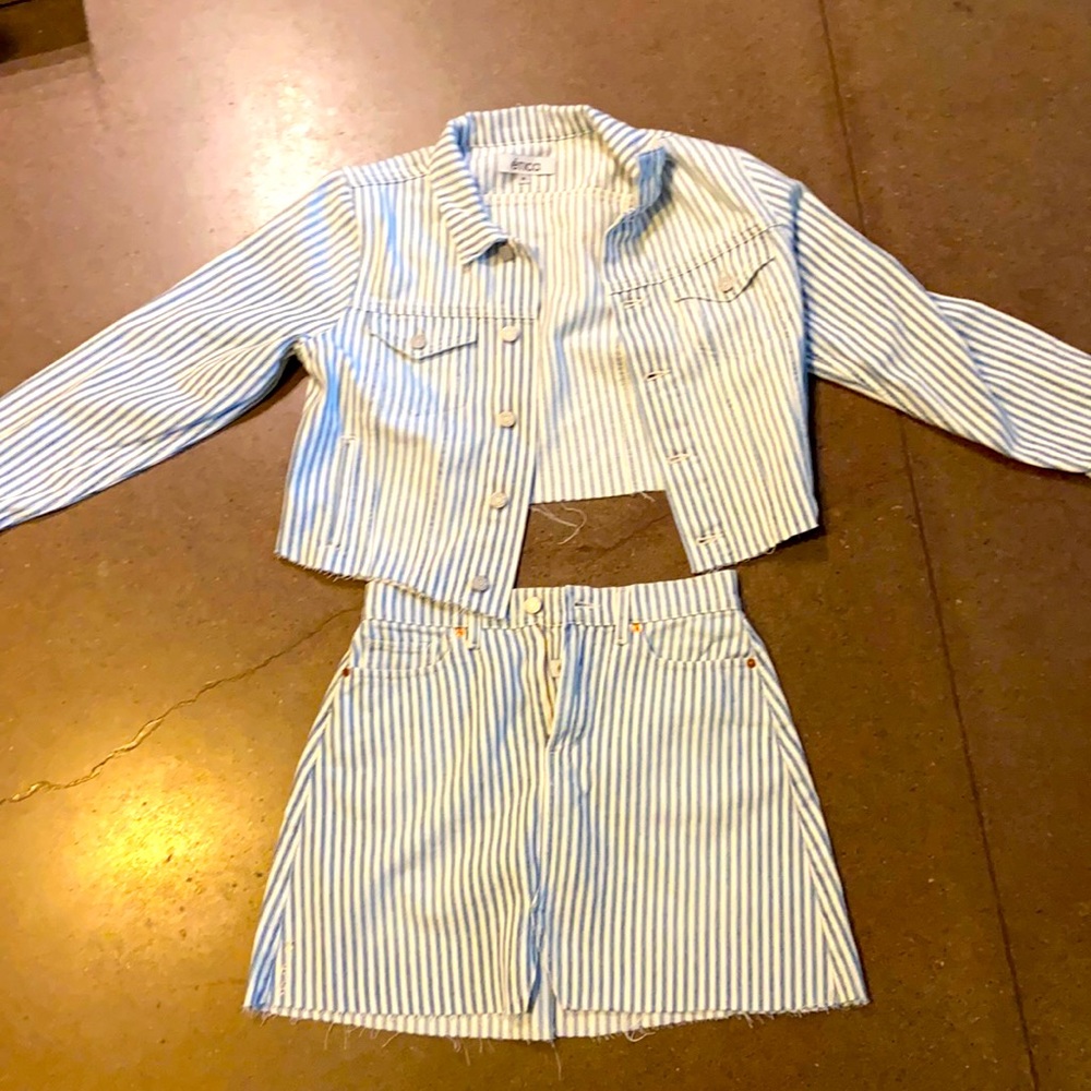 Cropped ética Jean jacket with matching skirt